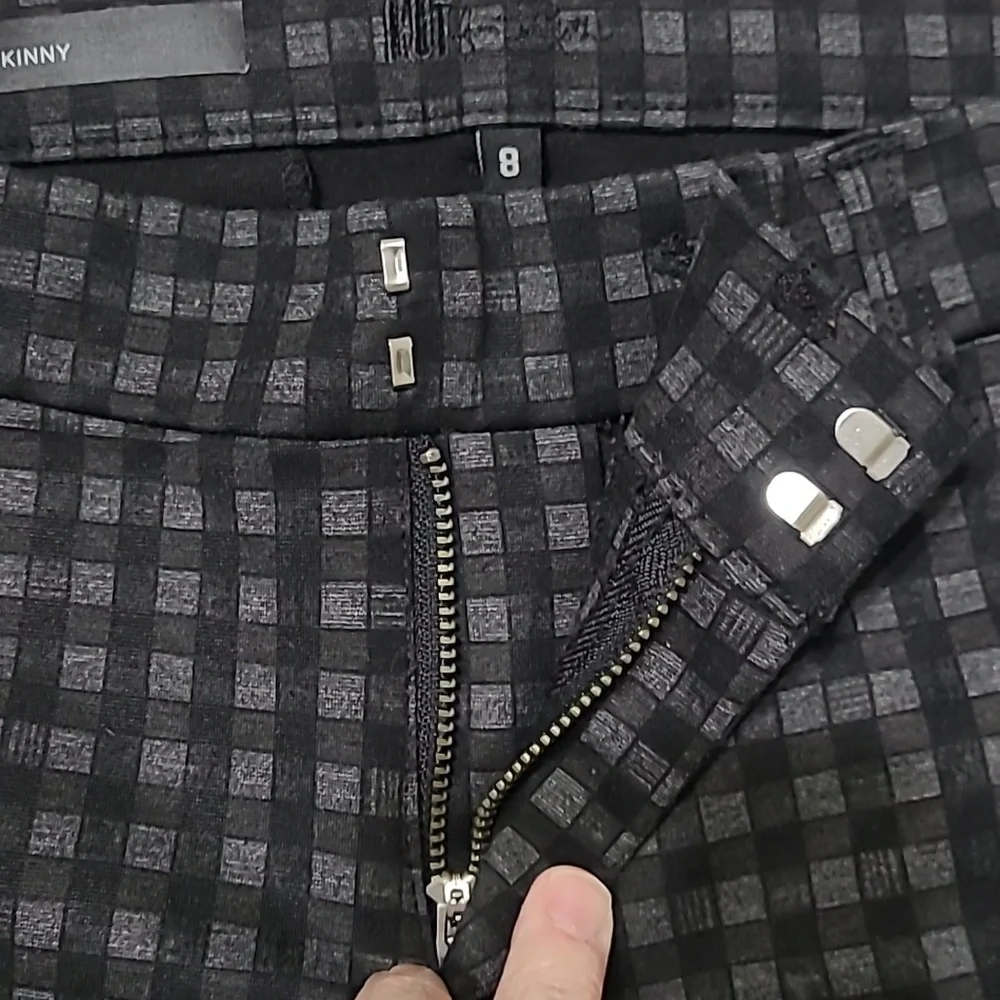 Kut from the Kloth women's checkered skinny fit pants in black and gray size 8 - Picture 6 of 11